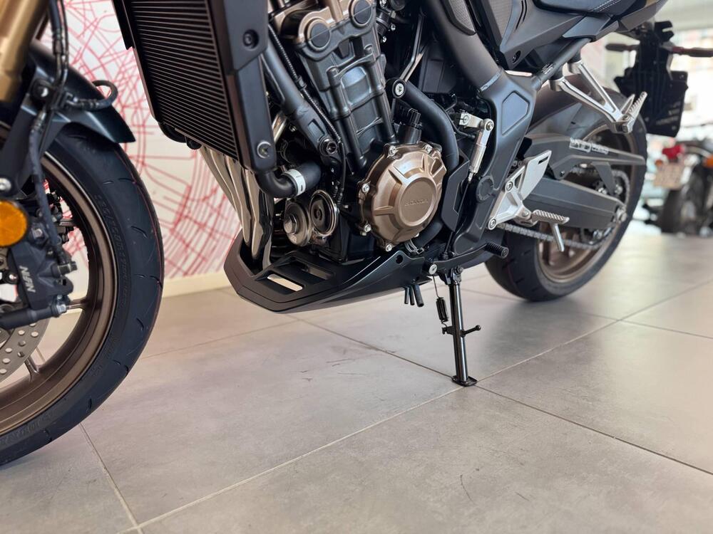 Honda CB 650 R E-Clutch (2024 - 26) (16)