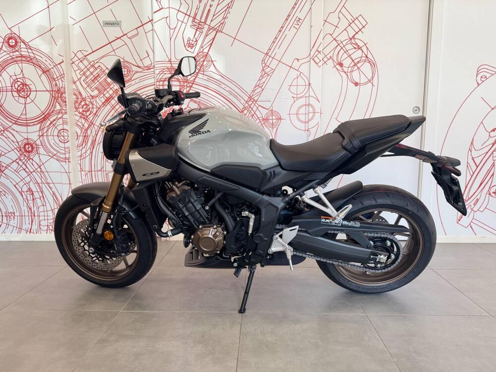 Honda CB 650 R E-Clutch (2024 - 26) (4)