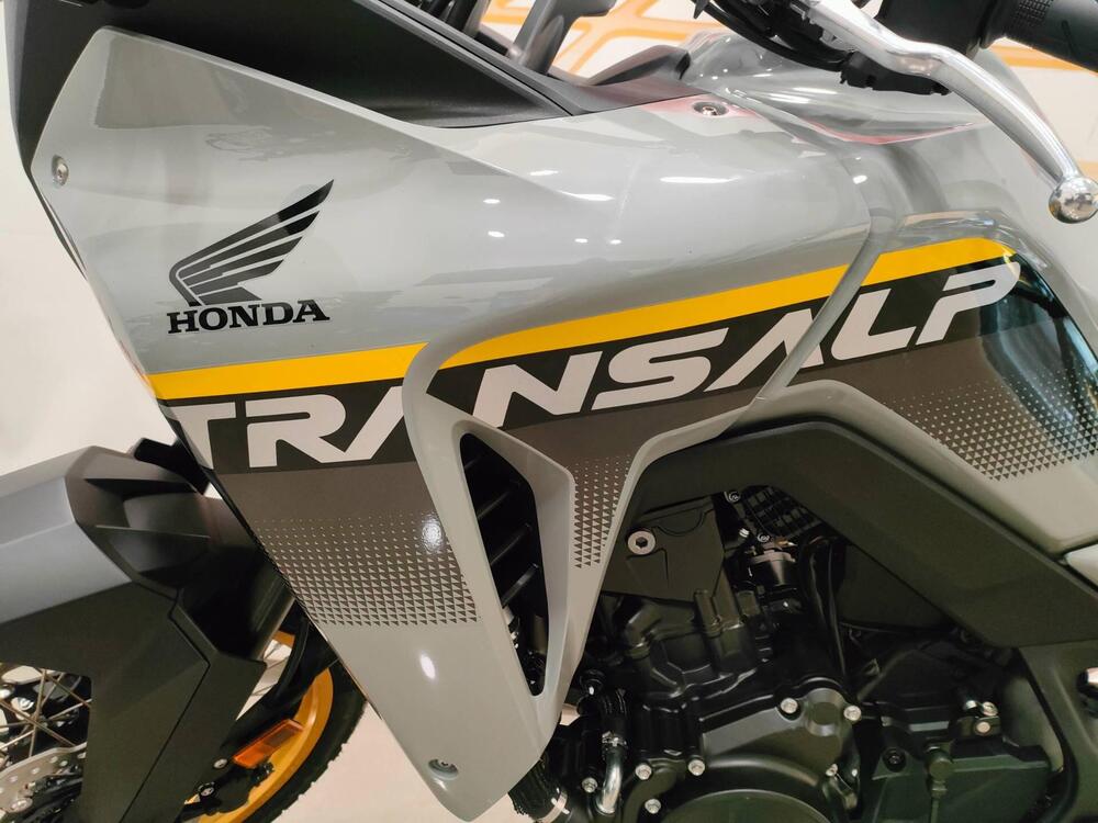 Honda Transalp XL750 (2025) (8)