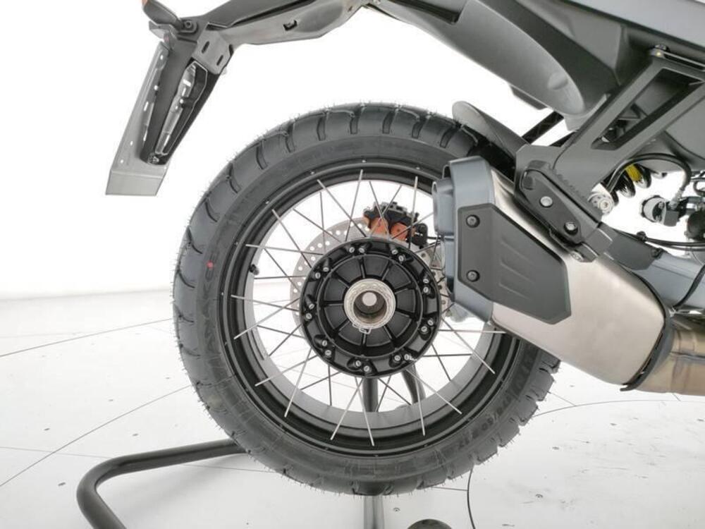 Moto Guzzi Stelvio (2024 - 26) (5)