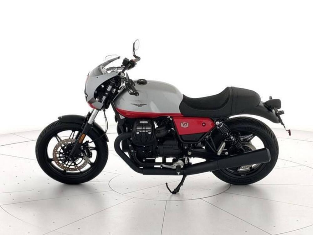 Moto Guzzi V7 Stone Corsa (2023 - 25) (3)