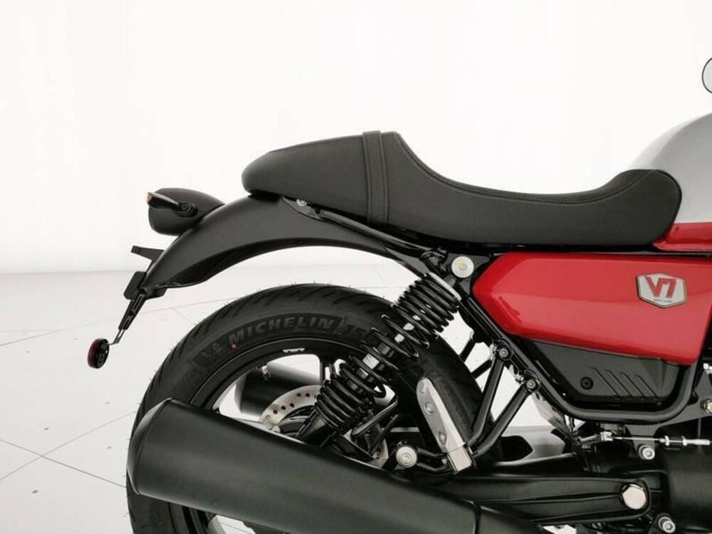 Moto Guzzi V7 Stone Corsa (2023 - 25) (6)