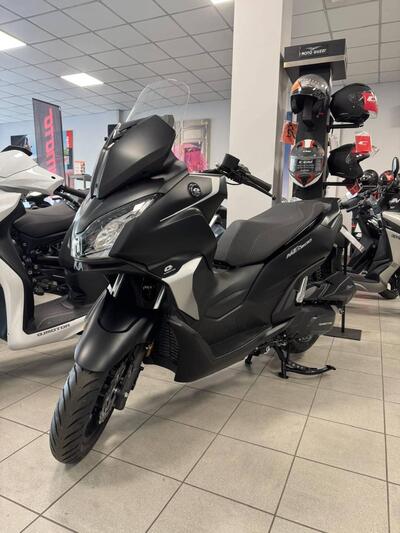 QJ Motor MTX 300 (2025) nuova