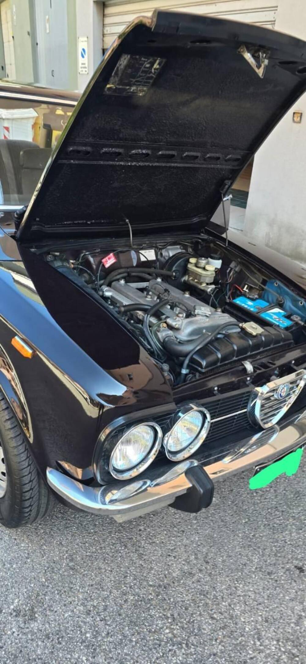 Alfa Romeo Nuova Giulia 1300 Super d'epoca a Ancona (12)