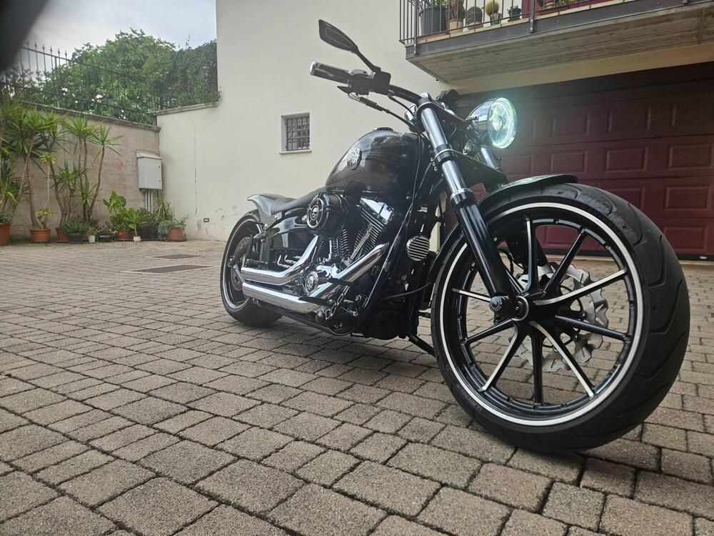 Harley-Davidson 1800 Breakout (2012 - 14) - FXSBSE (2)