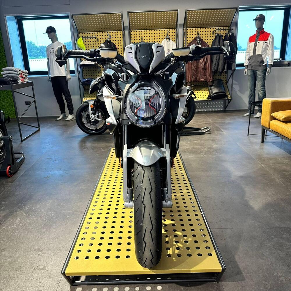 MV Agusta Dragster 800 RR Ottantesimo (2025 - 26) (2)