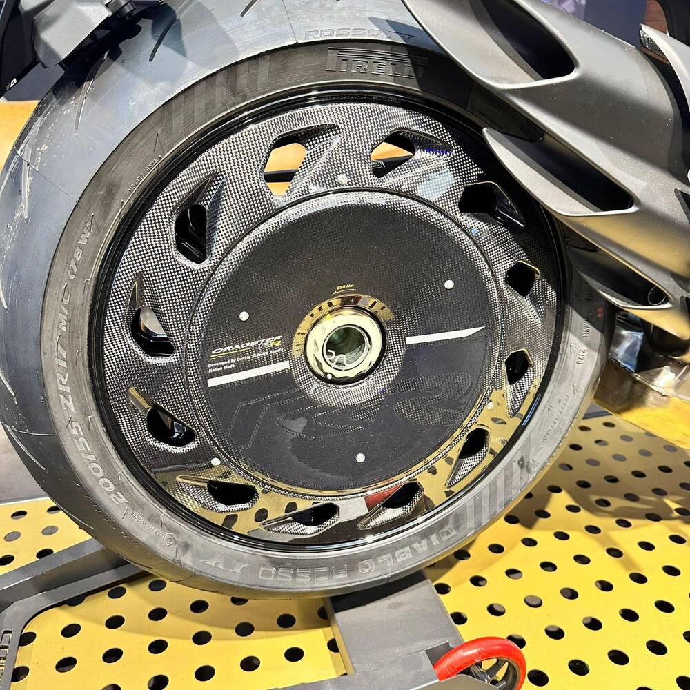 MV Agusta Dragster 800 RR Ottantesimo (2025 - 26) (6)