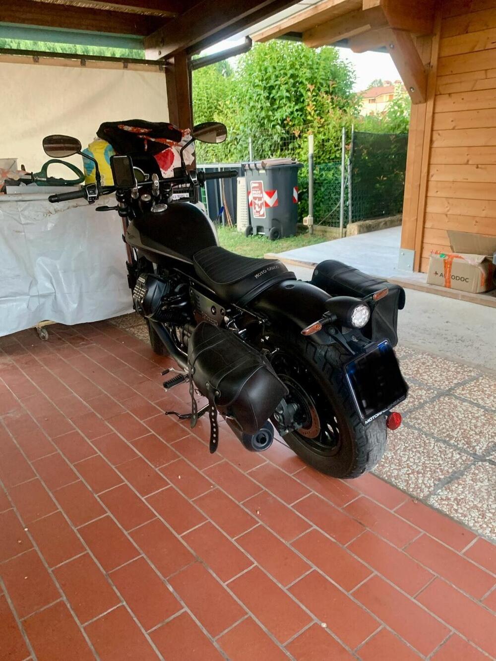 Moto Guzzi V9 Bobber (2021 - 25) (3)