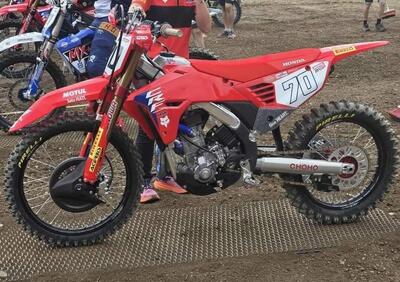 HRC svela a sorpresa un nuovo prototipo di Honda CRF 450 R. In gara già a Loket questo weekend