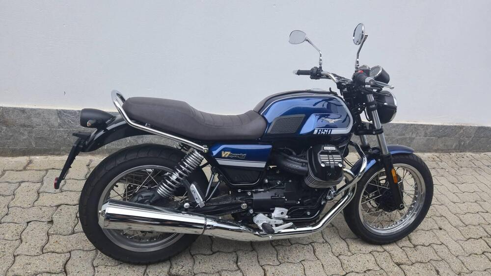 Moto Guzzi V7 Special (2021 - 24) (2)