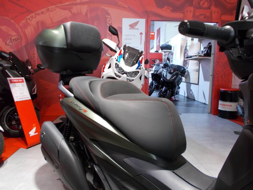 Piaggio Beverly 400 S ABS-ASR (2021 - 24) (9)