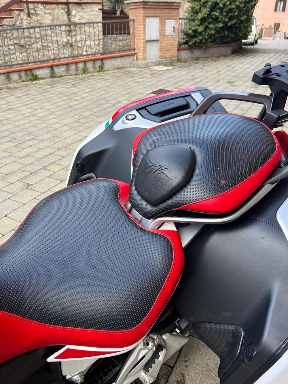 MV Agusta Turismo Veloce 800 Lusso (2014 - 16) (6)