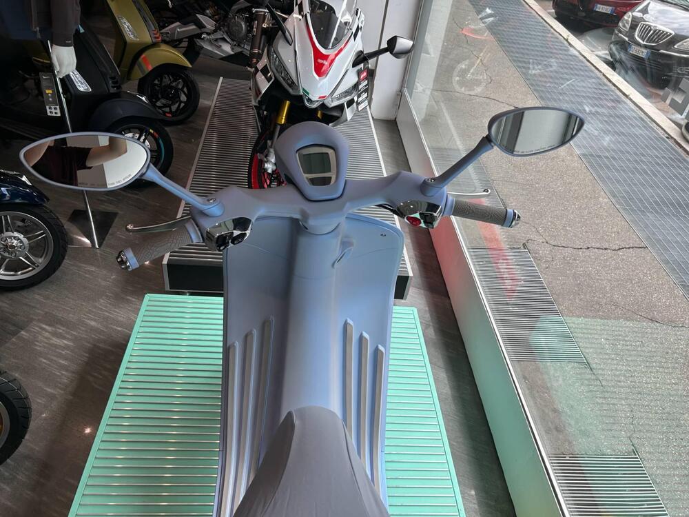 Vespa Vespa 946 Snake 125 (2025) (4)