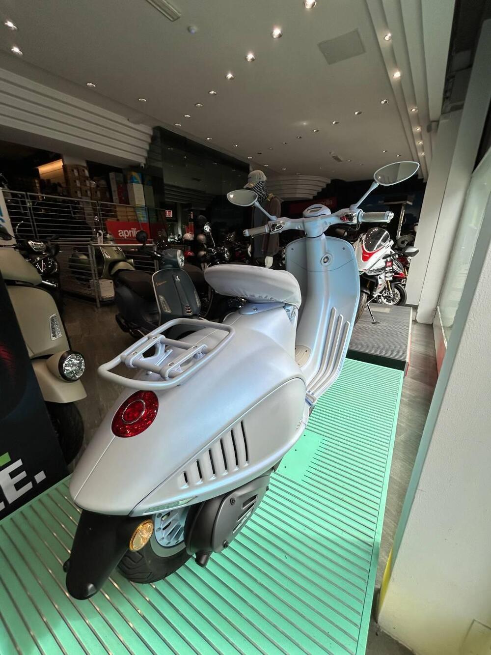 Vespa Vespa 946 Snake 125 (2025) (6)