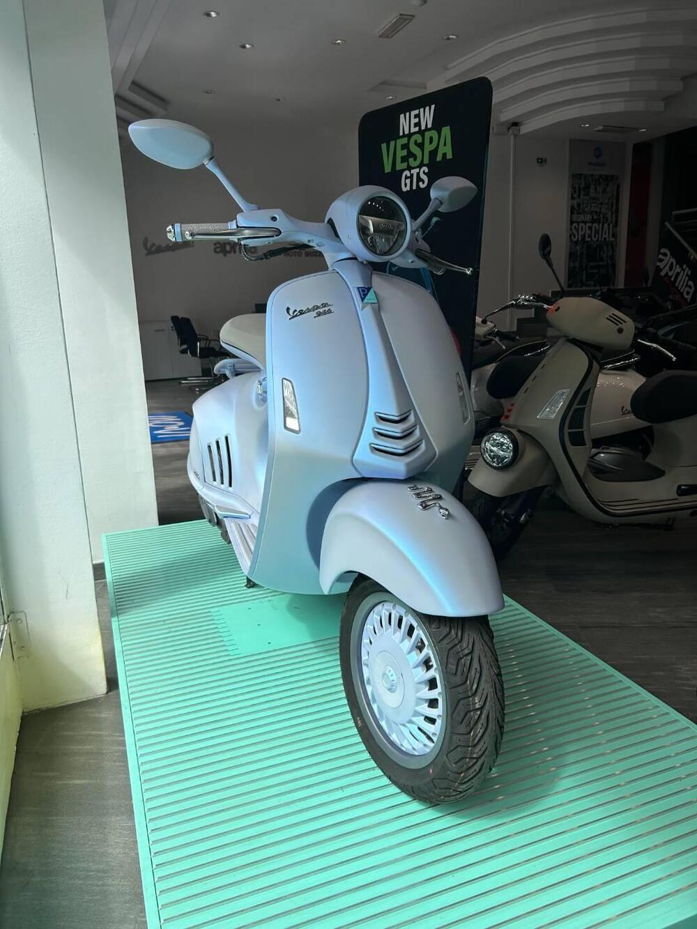 Vespa Vespa 946 Snake 125 (2025) (8)
