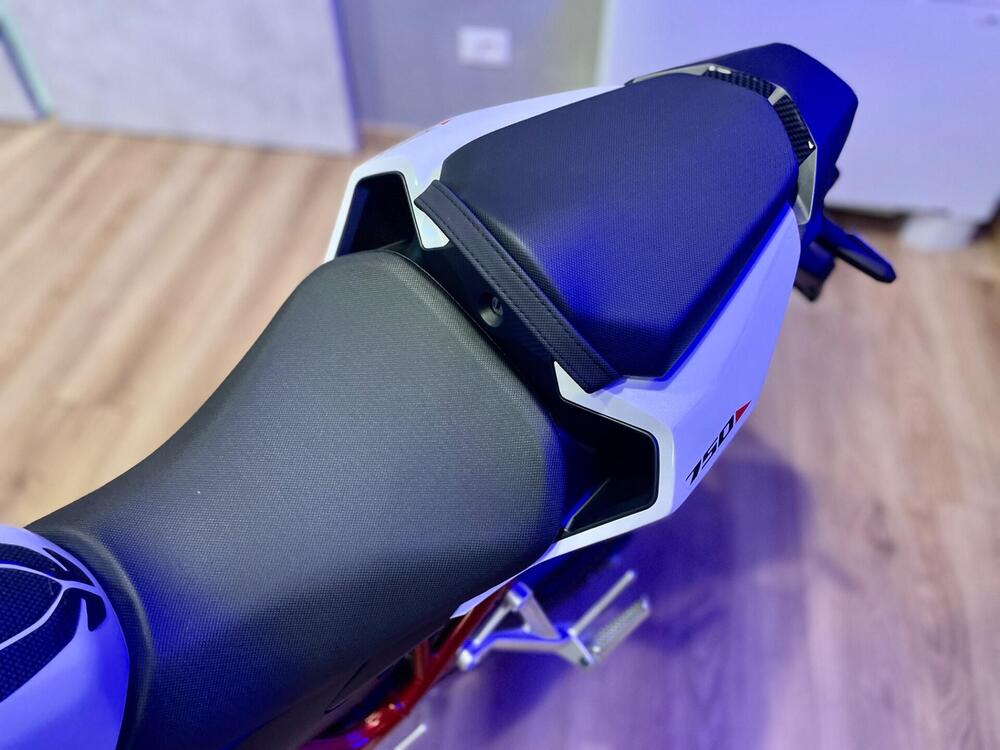 Honda CB 750 Hornet (2023 - 24) (6)