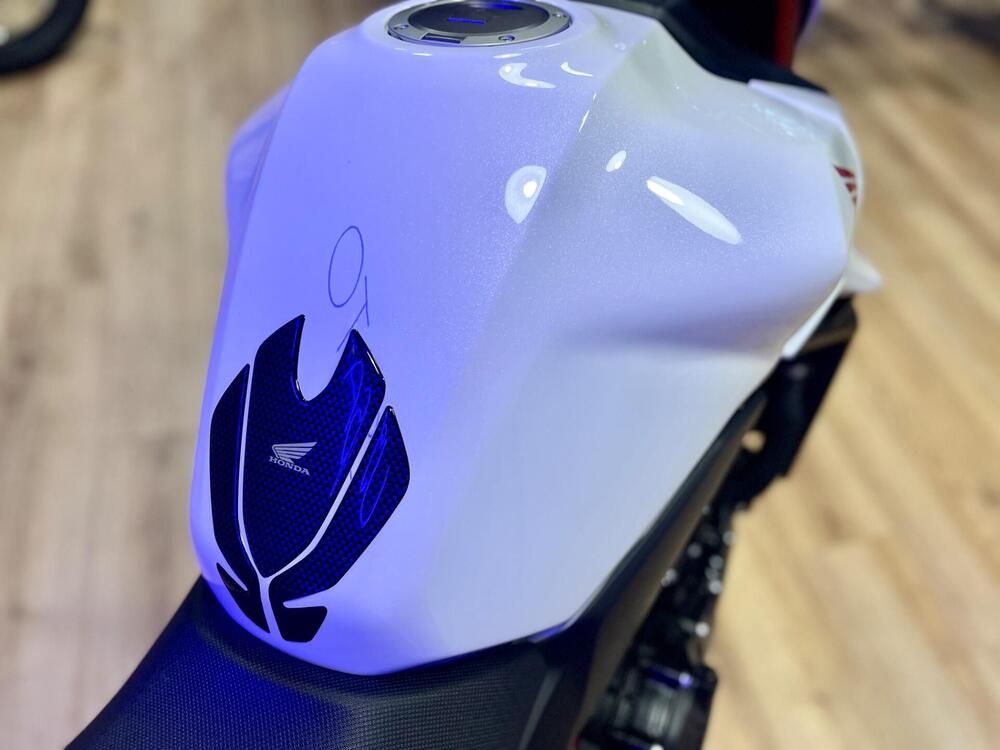 Honda CB 750 Hornet (2023 - 24) (7)