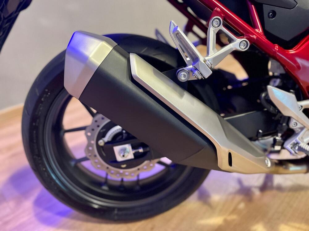 Honda CB 750 Hornet (2023 - 24) (10)