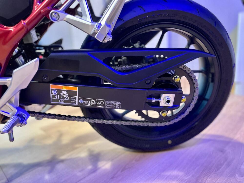 Honda CB 750 Hornet (2023 - 24) (12)