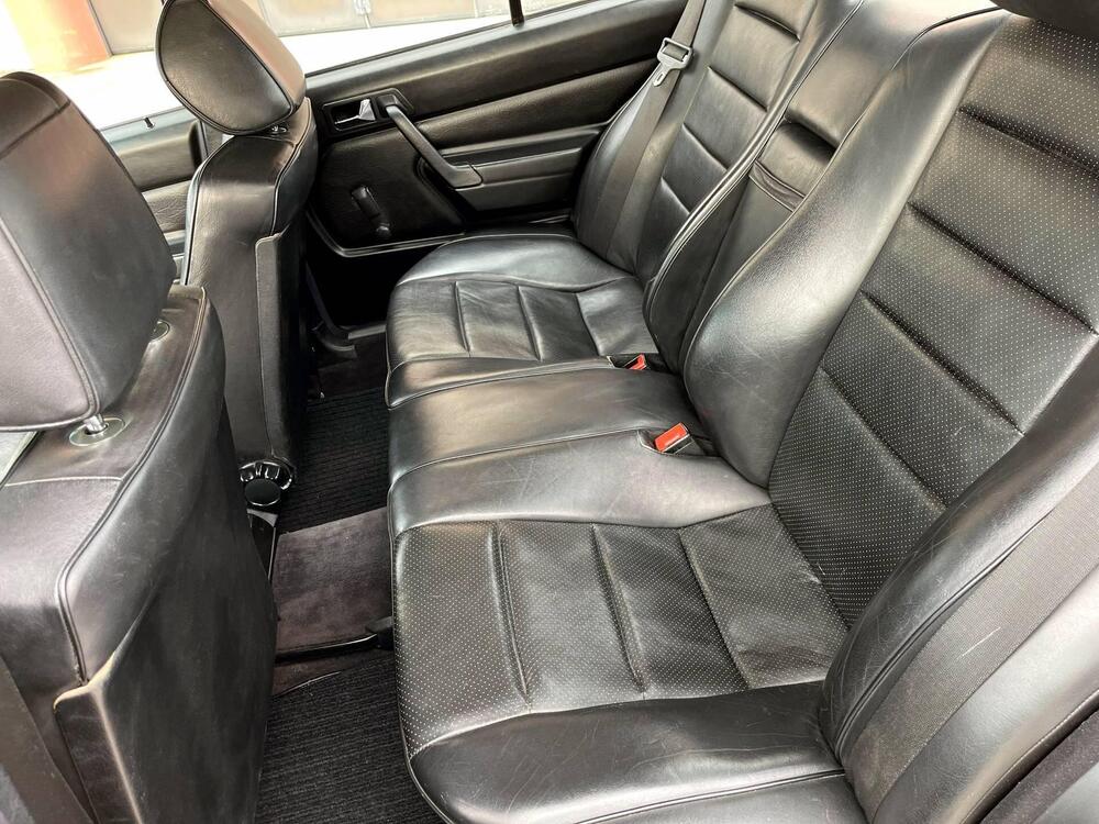 Mercedes-Benz 190 E 2.3-16 d'epoca a Rovigo (4)