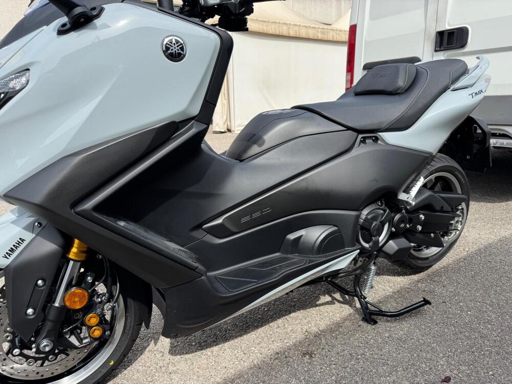 Yamaha T-Max 560 Tech Max (2025 - 26) (4)