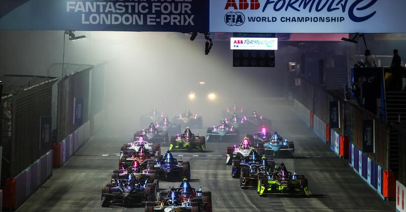 Formula E. E-Prix Londra 2025, Gara-1: vince Cassidy con Jaguar. De Vries e Wehrlein sul podio