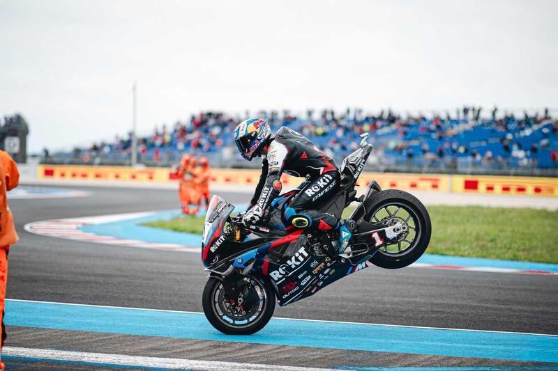 SBK 2025. GP d&rsquo;Ungheria a Balaton. GP dell&rsquo;Ungheria. Sam Lowes primo nelle libere davanti a Toprak. Bulega ottavo [GALLERY]