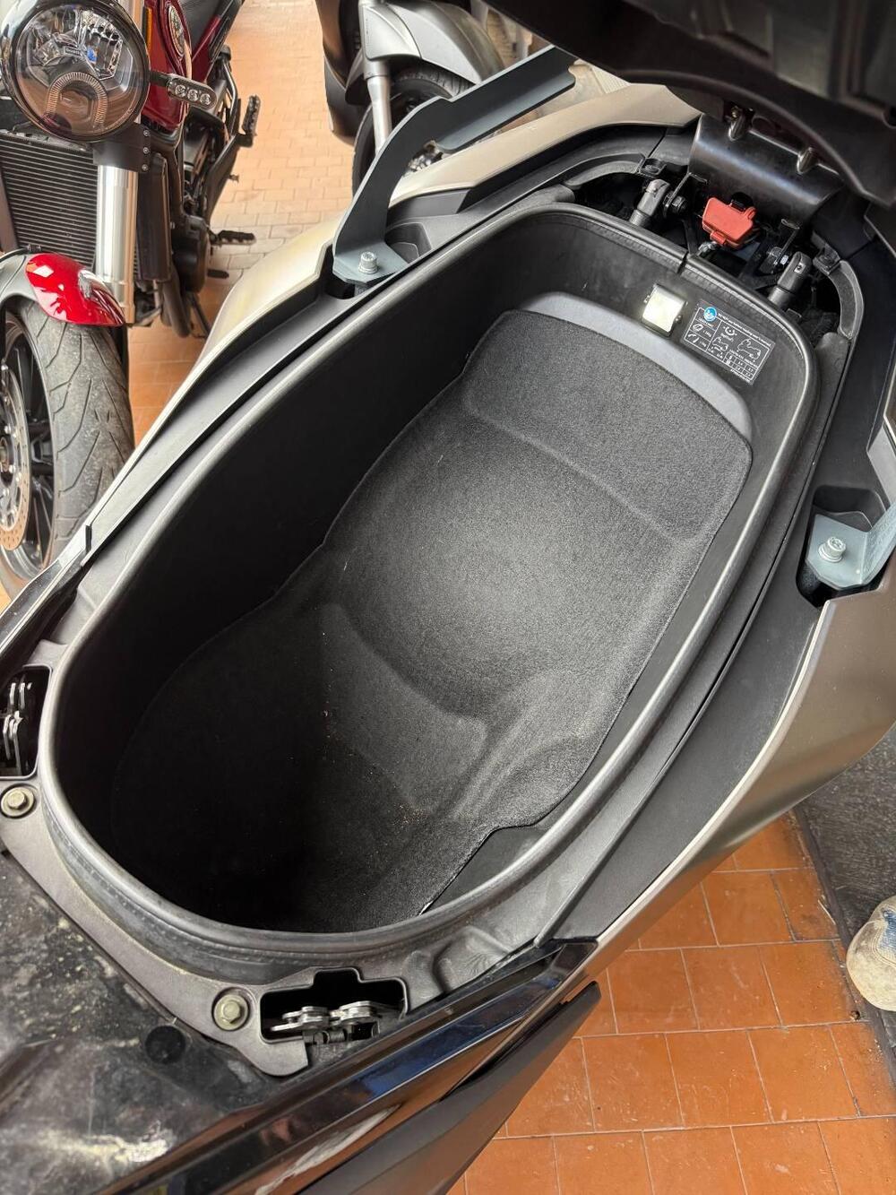 Kymco AK 550 Premium (2023 - 25) (7)