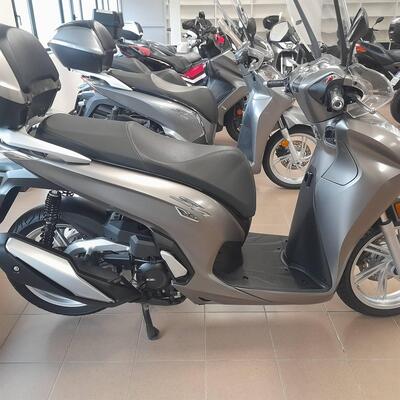 Honda SH 350 (2021 - 24) usata