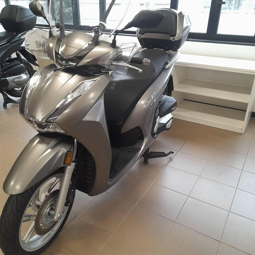 Honda SH 350 (2021 - 24) (2)