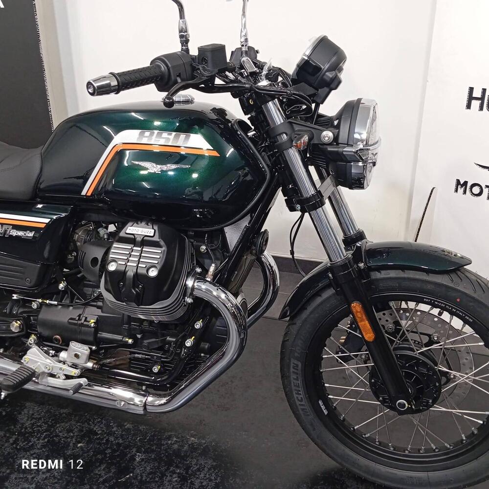 Moto Guzzi V7 Special (2025) (4)