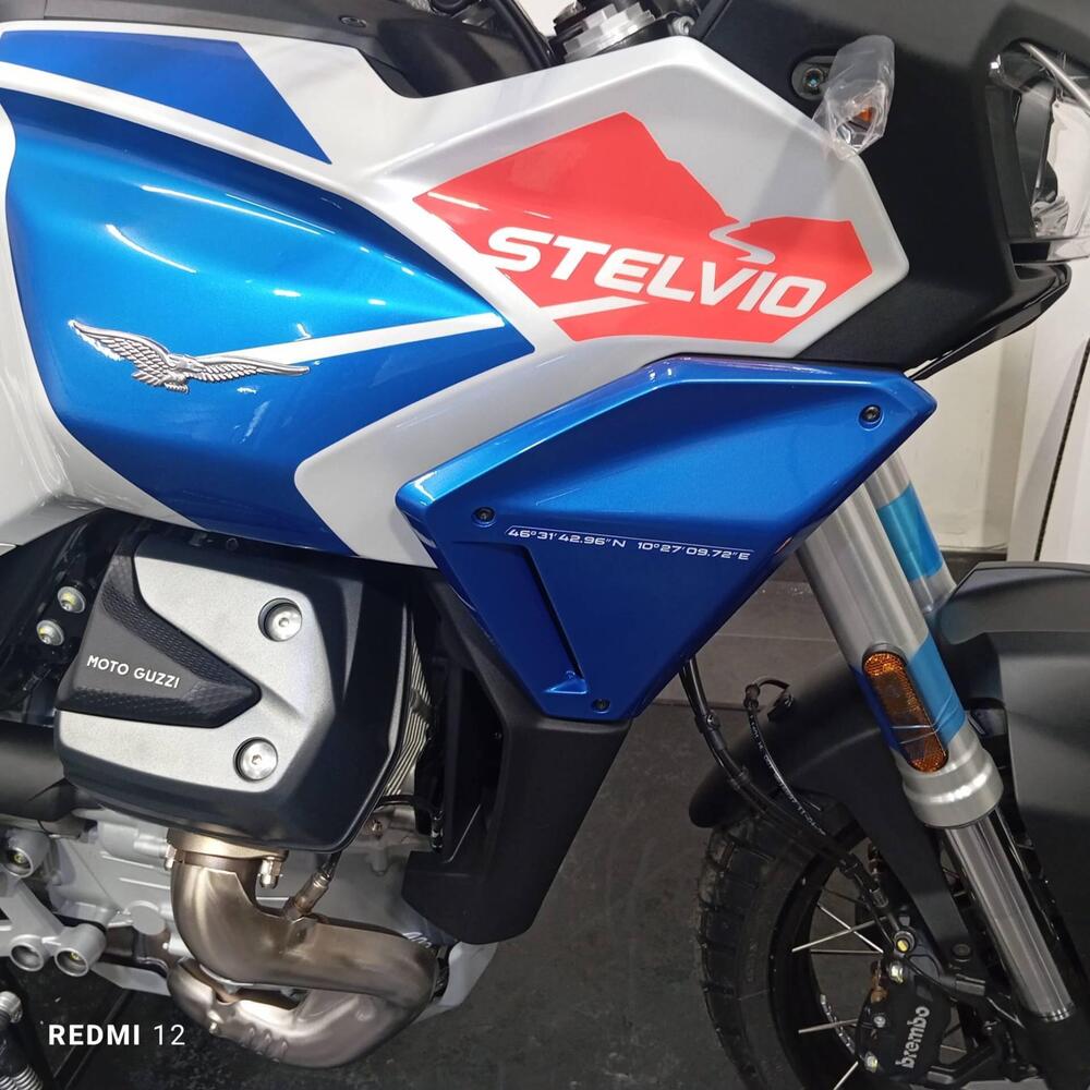 Moto Guzzi Stelvio Duecento Tributo (2025 - 26) (3)