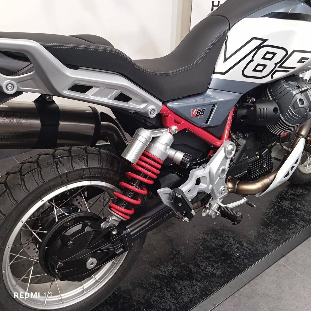 Moto Guzzi V85 TT (2024 - 26) (7)