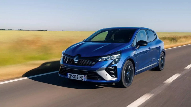Renault Clio 2025: scende in campo e le ha tutte contro. Top e Flop