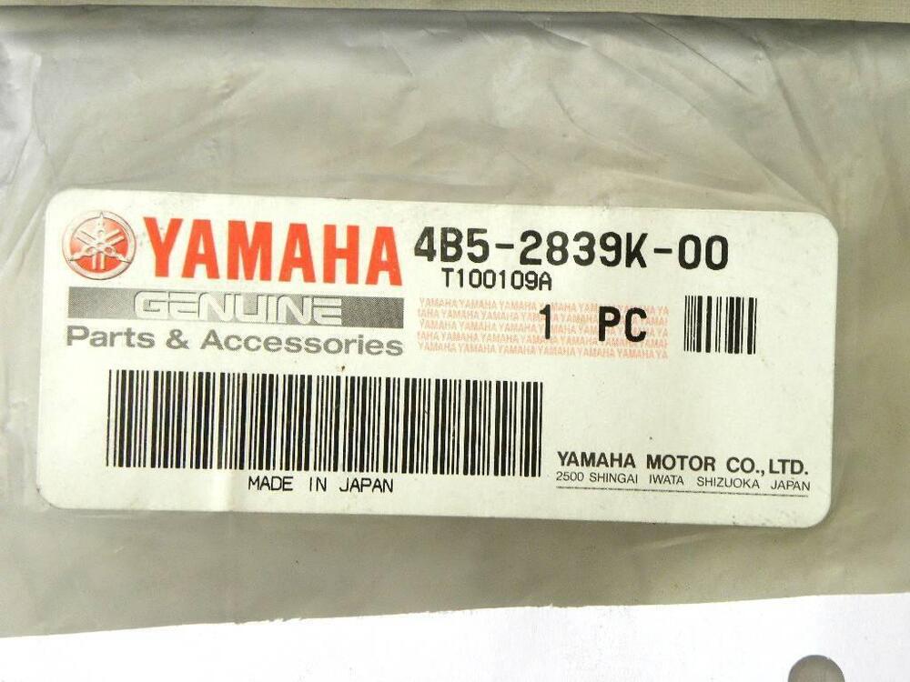 Coperchio vano portaoggetti /leg shield Yamaha T-M (5)