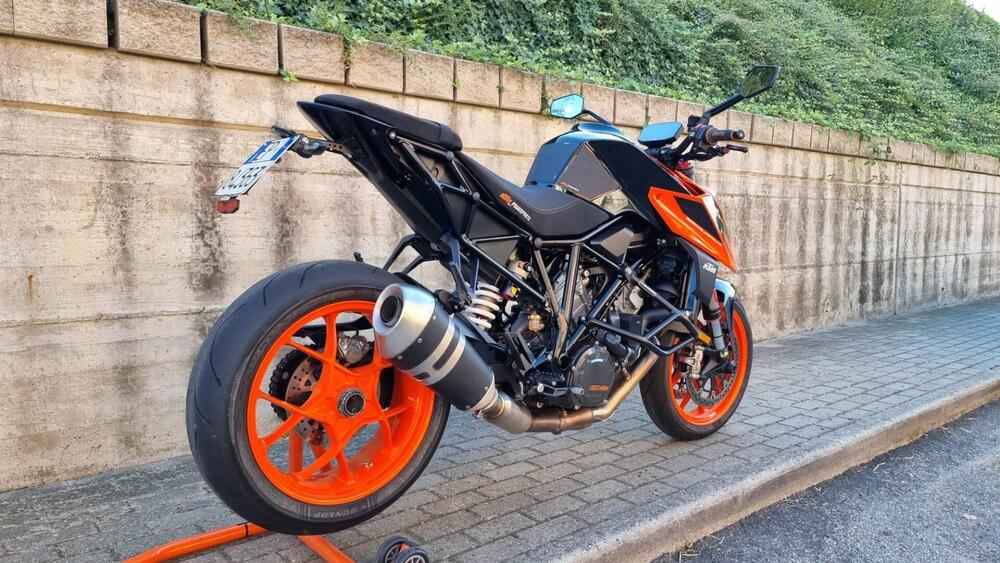 KTM 1290 Super Duke R (2019) (5)