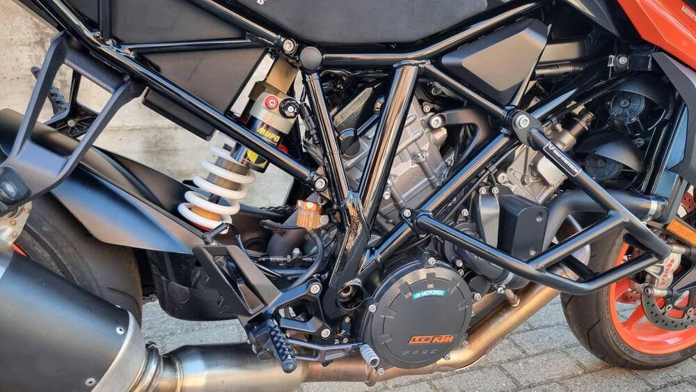 KTM 1290 Super Duke R (2019) (9)