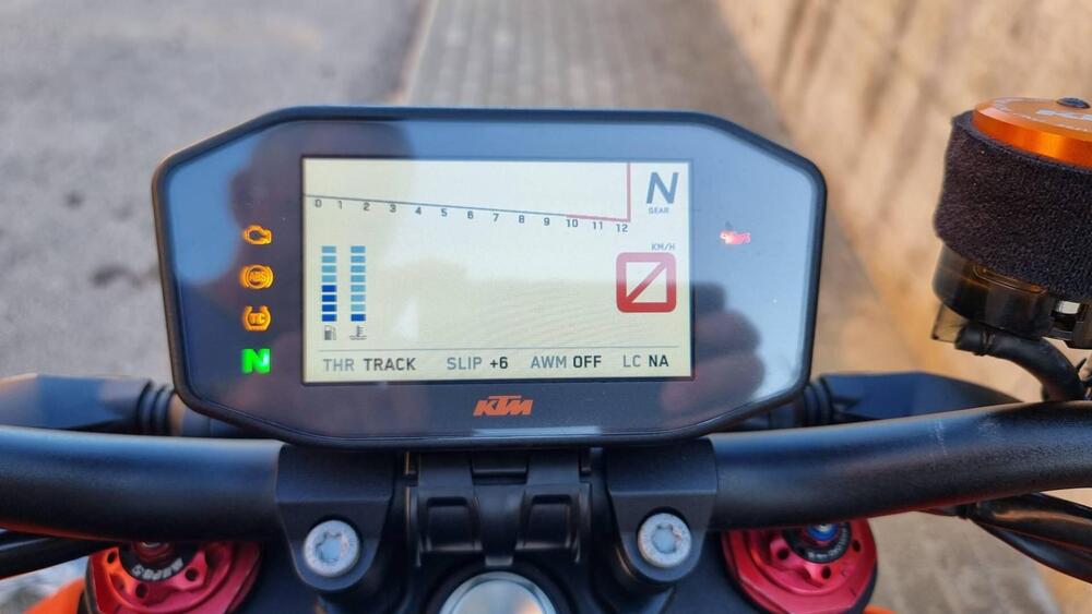 KTM 1290 Super Duke R (2019) (13)