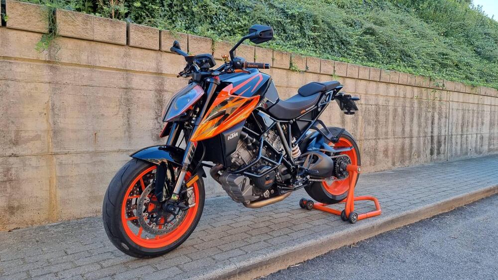 KTM 1290 Super Duke R (2019) (4)