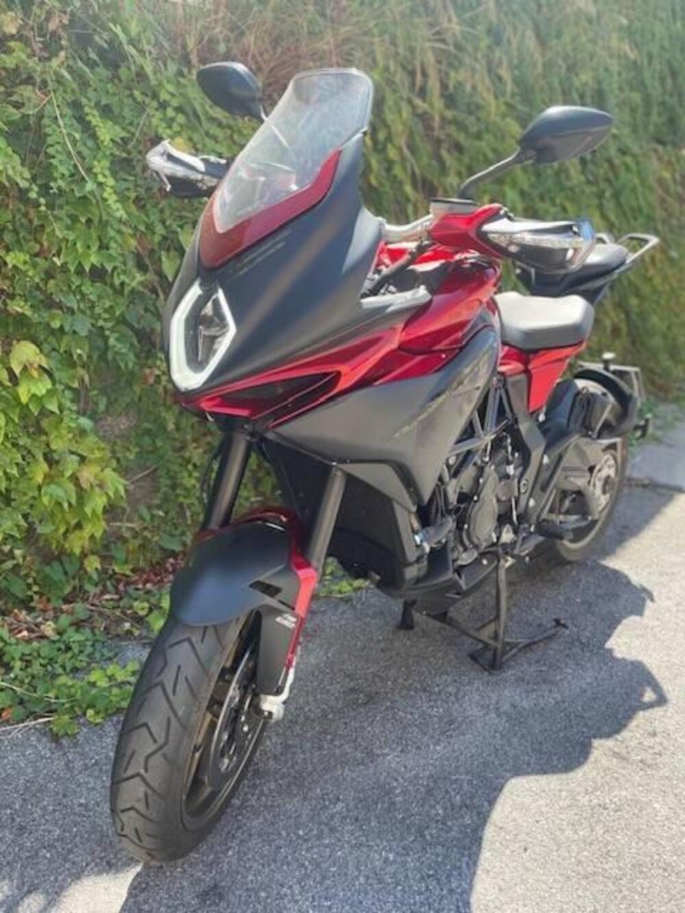 MV Agusta Turismo Veloce 800 Lusso (2021 - 22) (2)