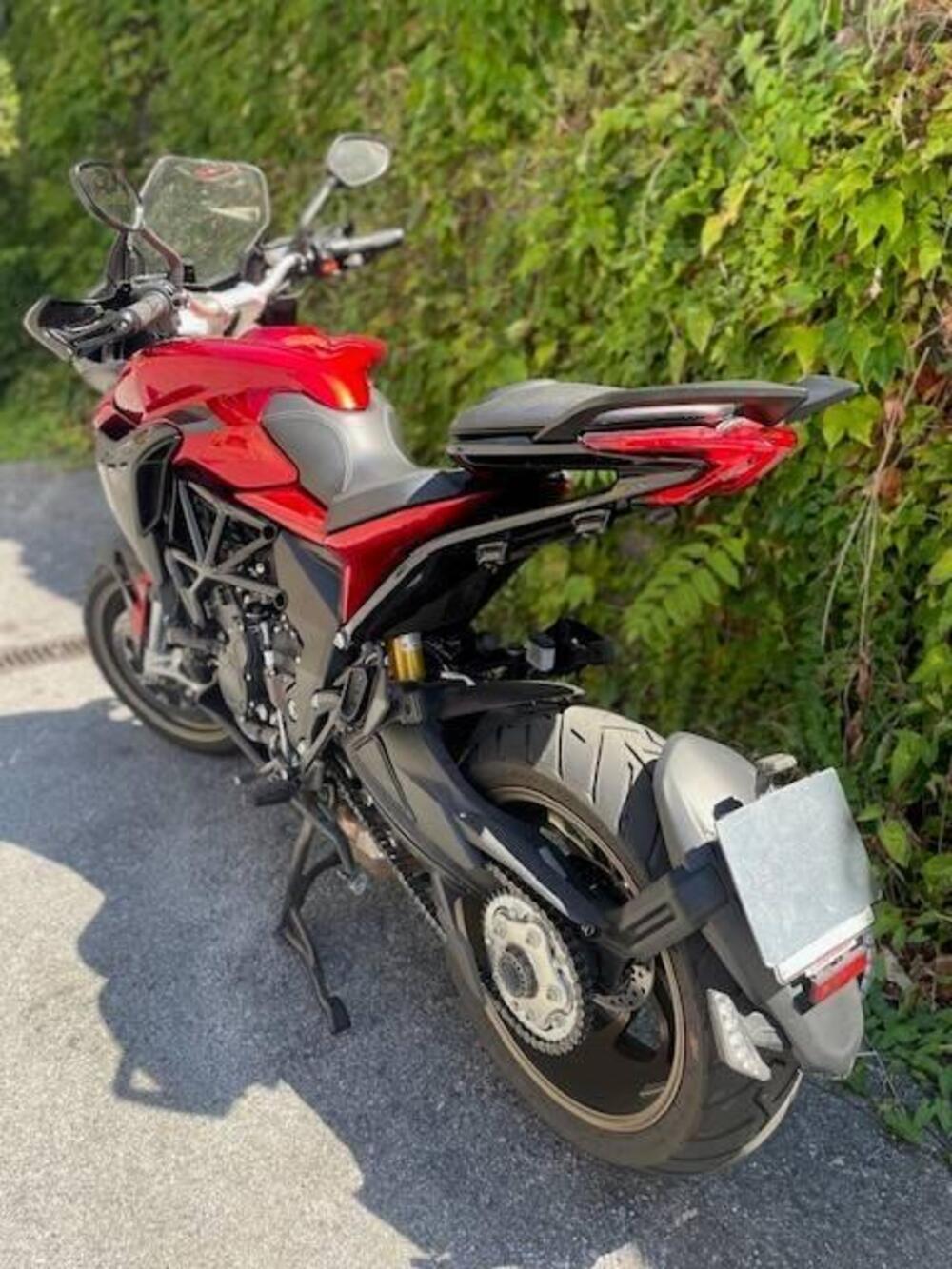 MV Agusta Turismo Veloce 800 Lusso (2021 - 22) (3)