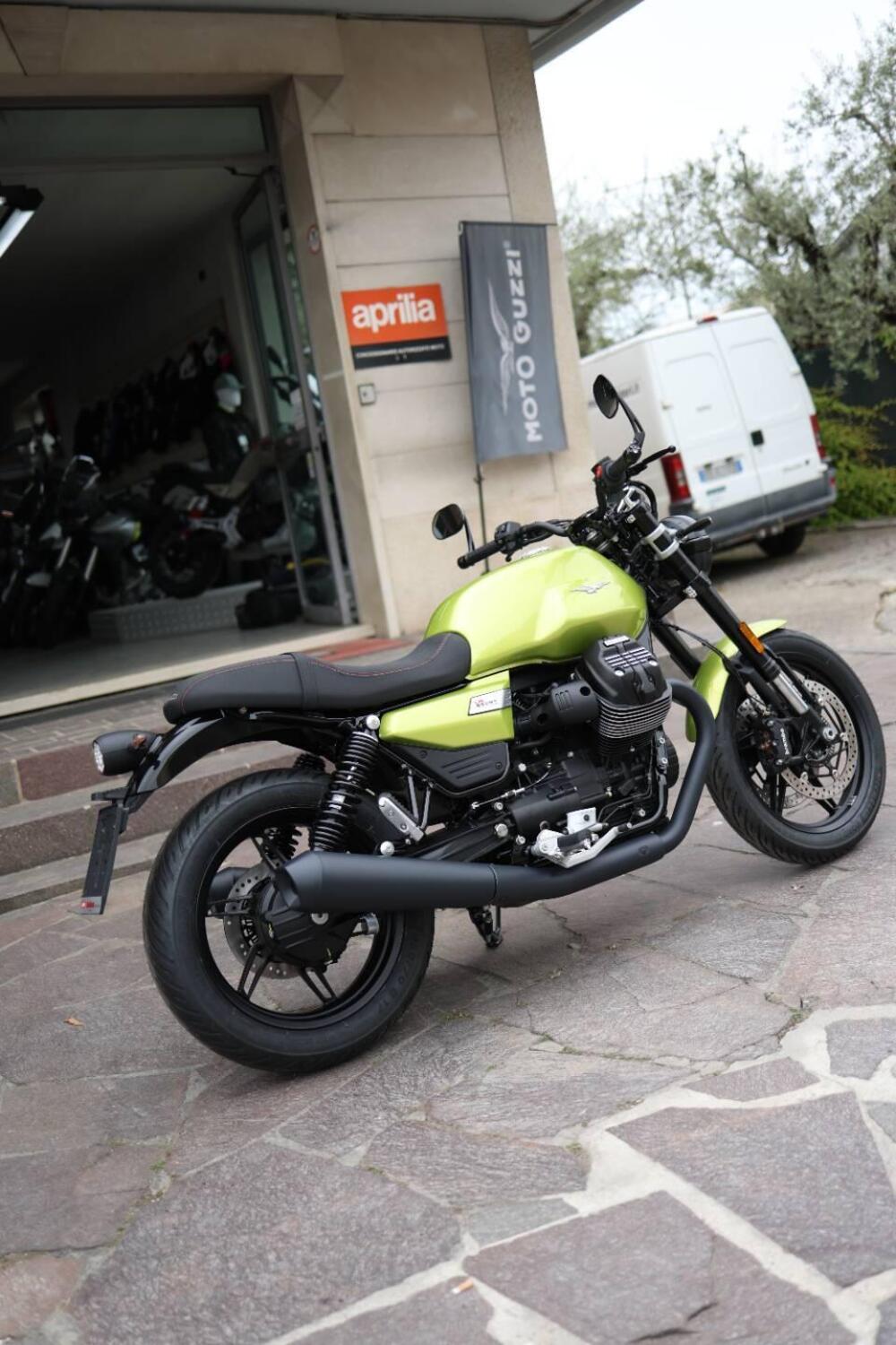 Moto Guzzi V7 Sport (2025) (15)