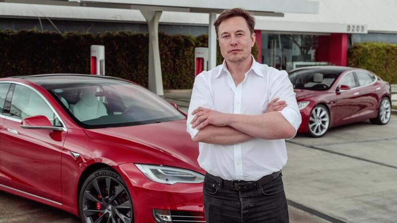 Elon Musk accende il dibattito sull&rsquo;elettrico: &ldquo;La gente vuole l&rsquo;auto elettrica, ma non pu&ograve; permettersela&rdquo;