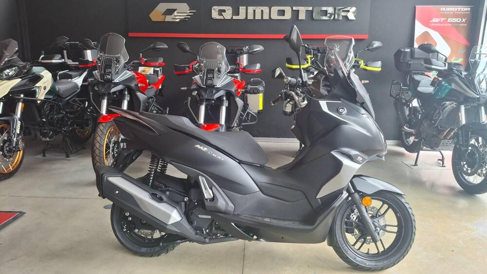 QJ Motor MTX 300 (2025)