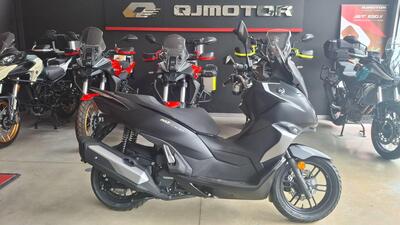 QJ Motor MTX 300 (2025) nuova