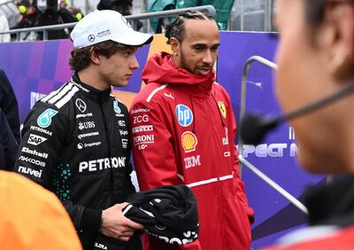 F1. Lewis Hamilton difende Antonelli dopo Spa: Ha solo 18 anni, ma sta facendo un ottimo lavoro