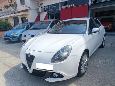 Alfa Romeo Giulietta 1.6 JTDm Super 120cv tct my18 del 2016 usata a Casola di Napoli