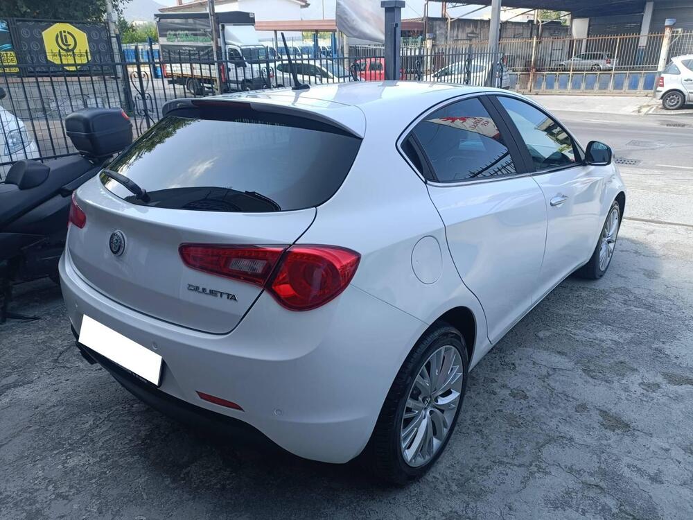 Alfa Romeo Giulietta usata a Napoli (6)