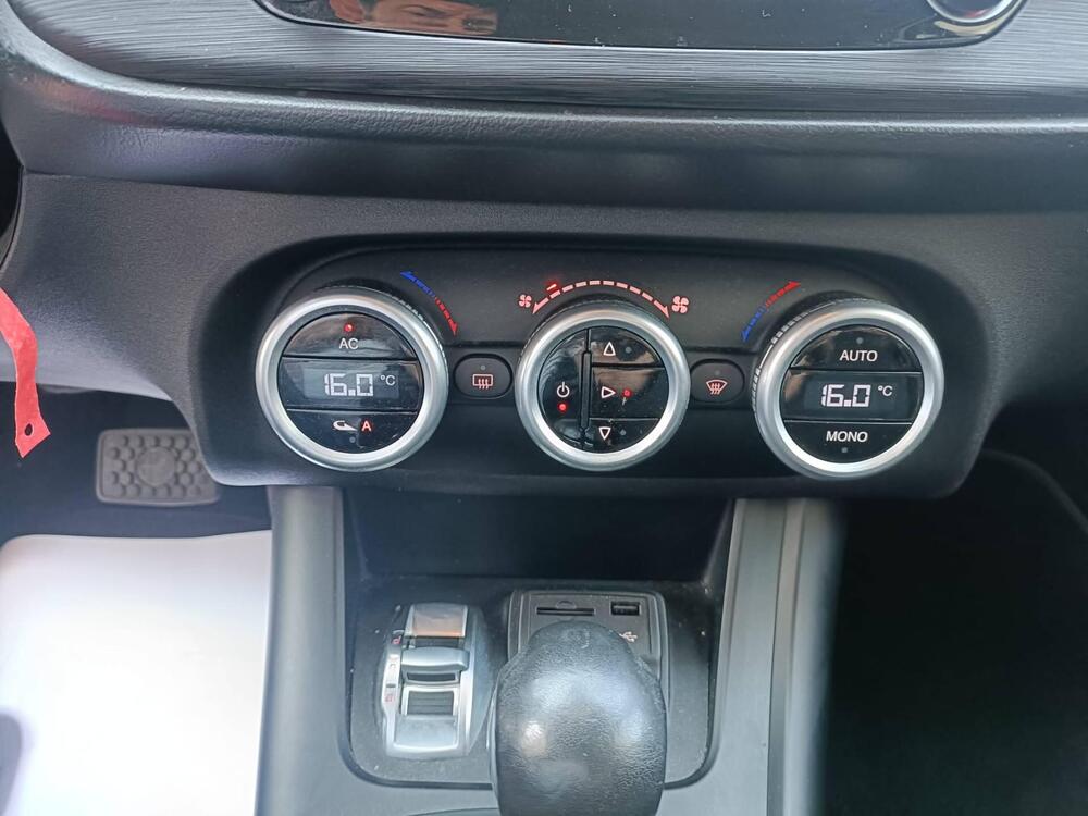 Alfa Romeo Giulietta usata a Napoli (10)