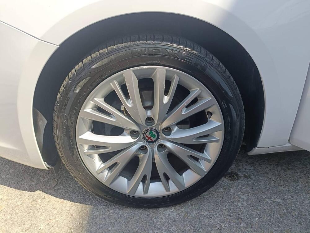 Alfa Romeo Giulietta usata a Napoli (14)